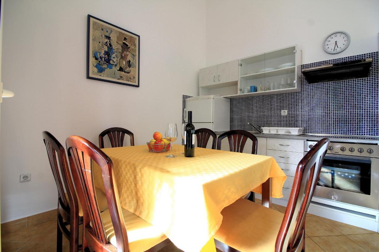 Apartman Maja Pjescana Pjescana Uvala Exterior photo